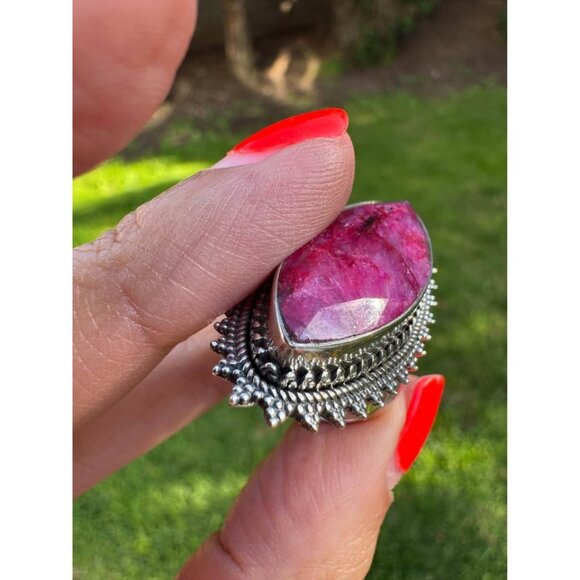 DRAMATIC! Sterling Silver Red Quartzite Statement Ring Size 9 Vintage Look